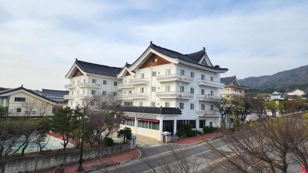 Arisu Gyeongju Hotel Екстериор снимка